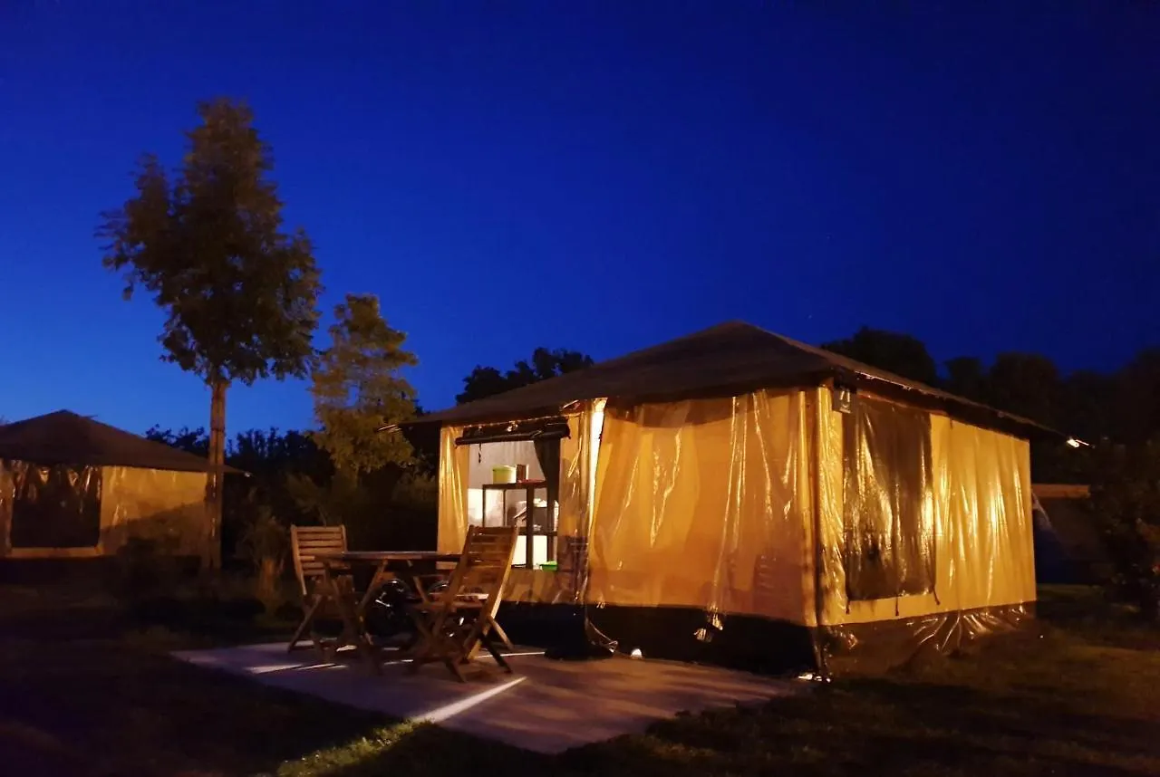 Hotel Camping Aquarev à Loudéac Village de vacances